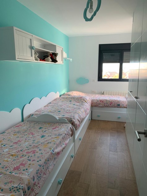 Chambre triple avec lampe Nuage