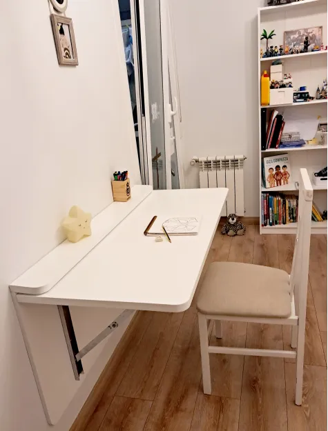 Bureau mural rabattable